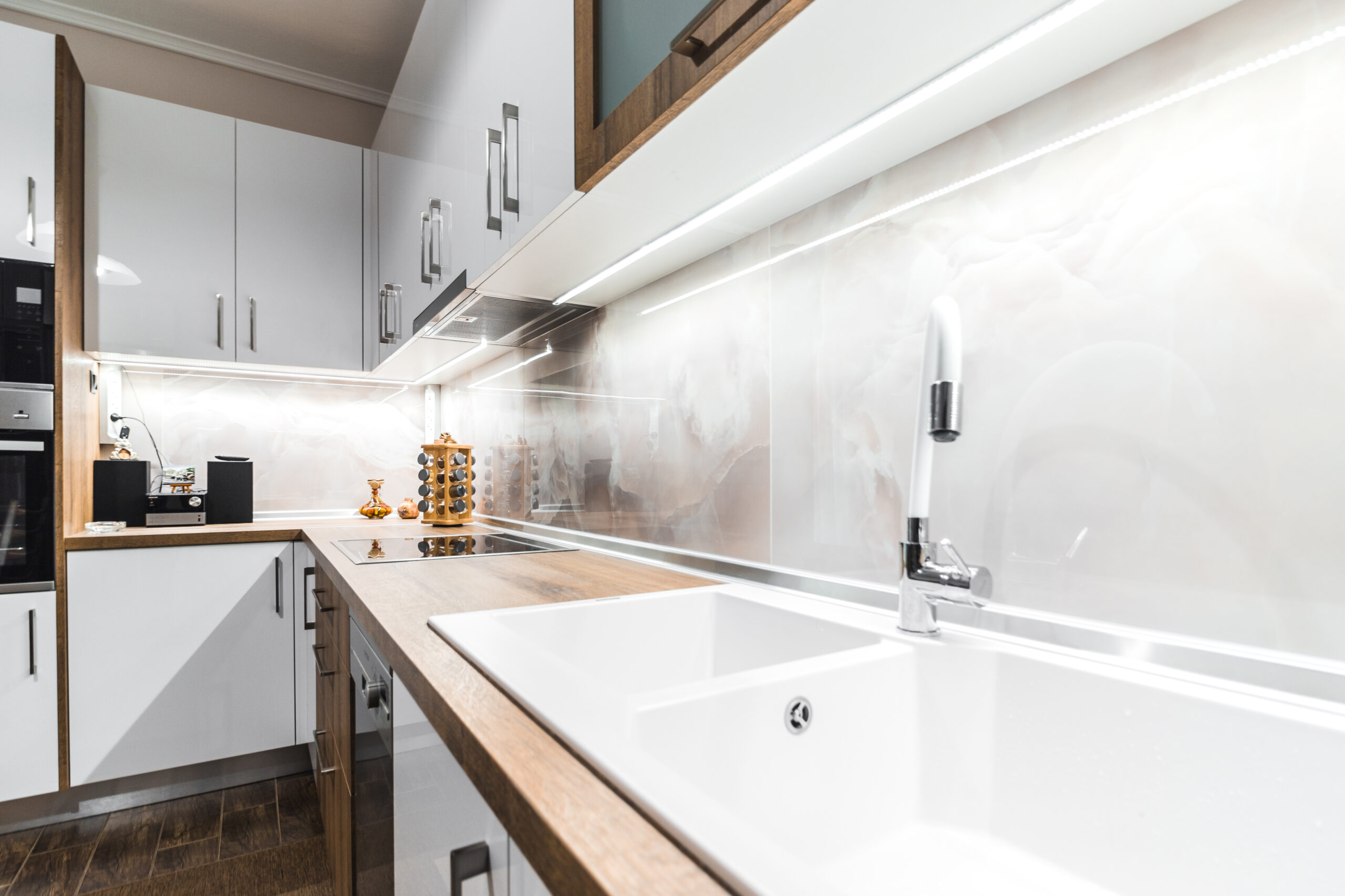 Ice White Kitchen_tsolnaras_1