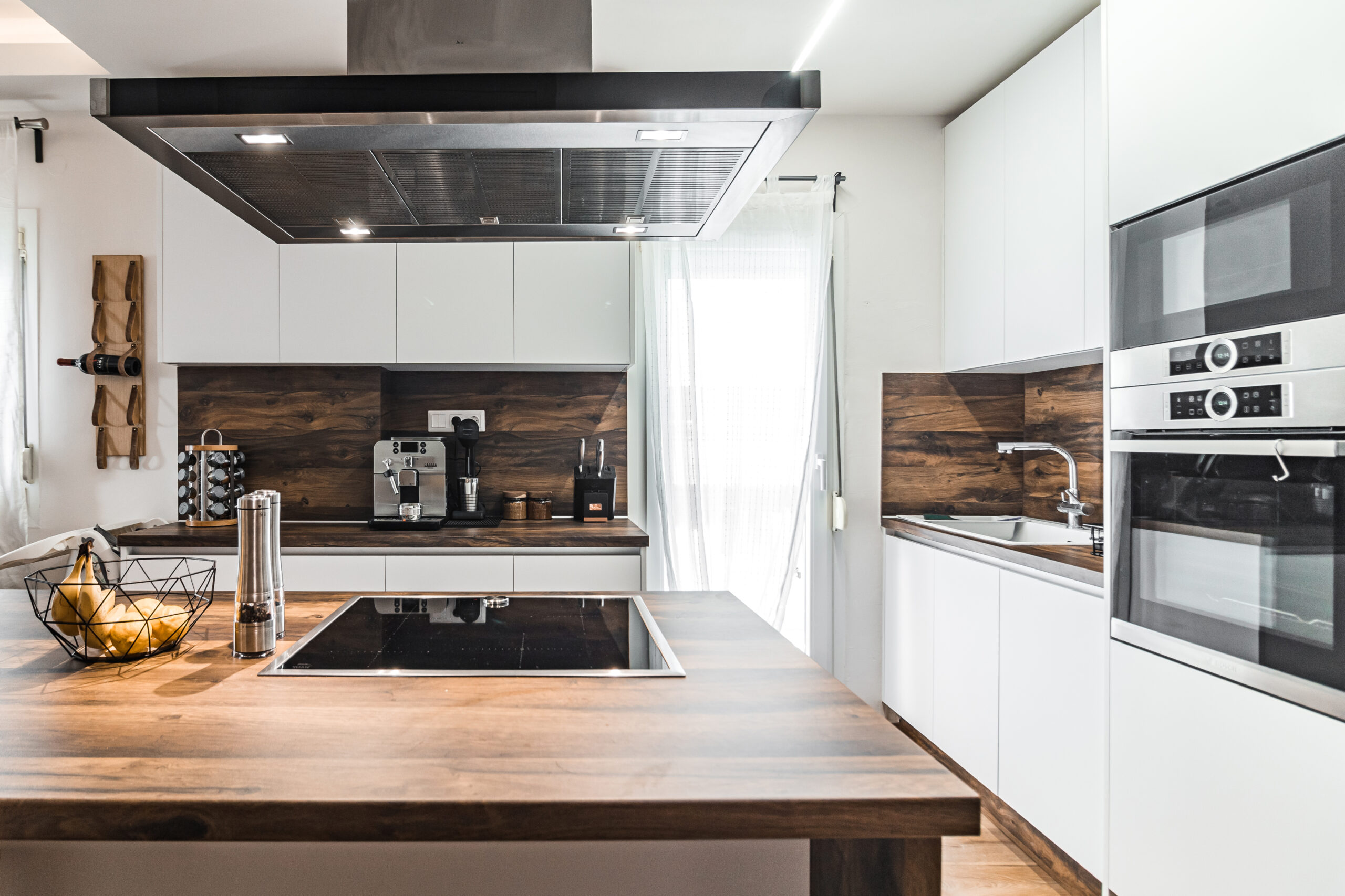 Brown and White Kitchen_tsolnaras_1