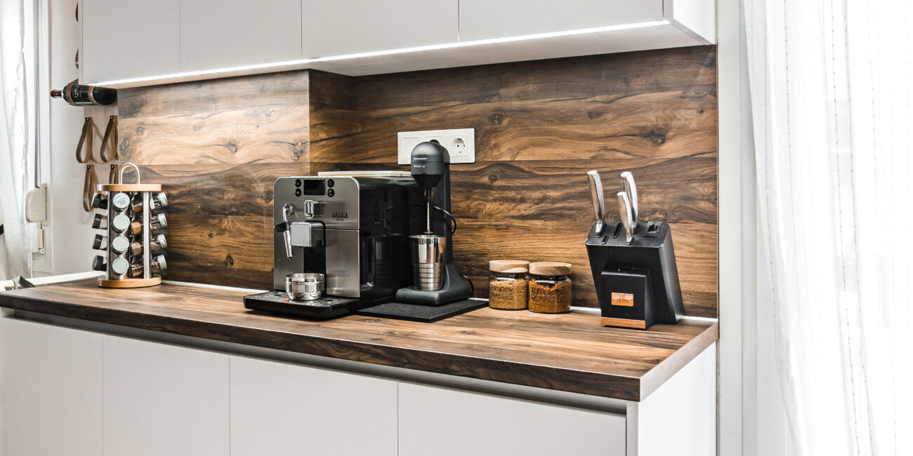 Brown and White Kitchen_tsolnaras_4