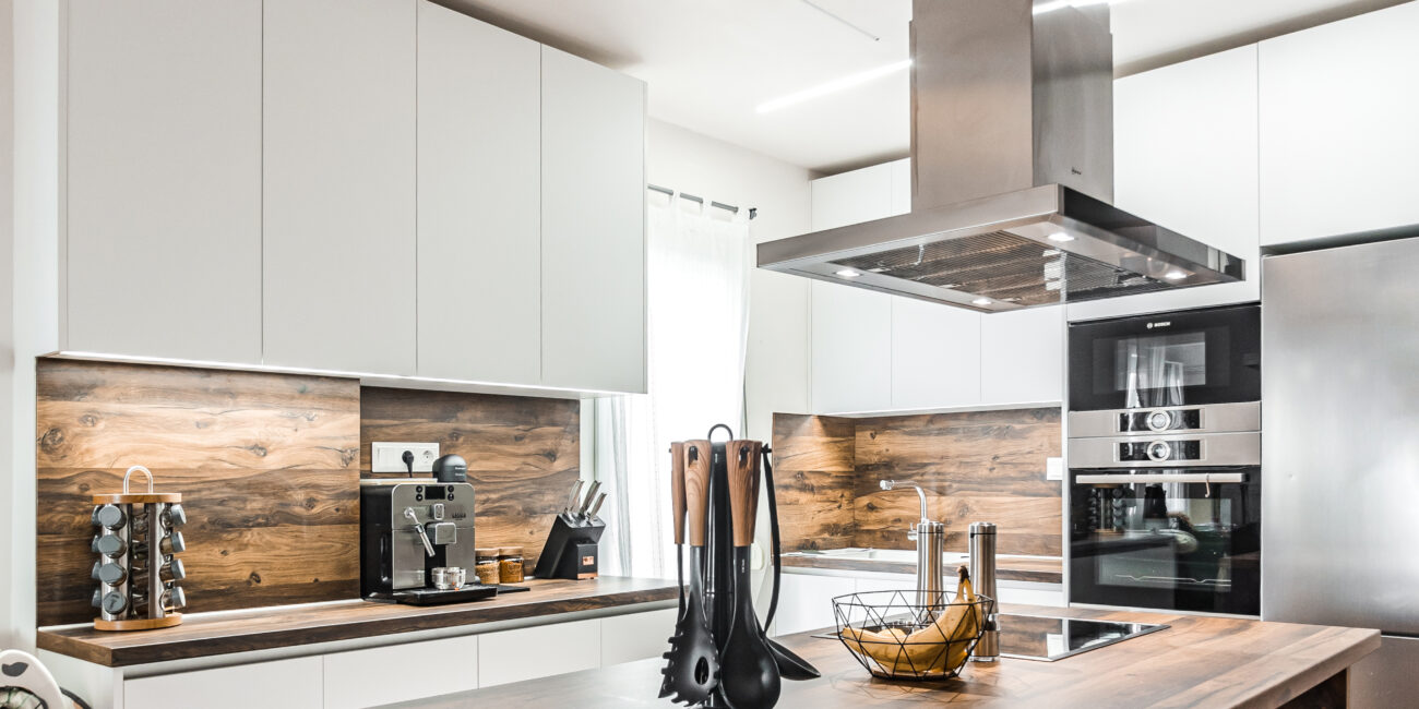 Brown and White Kitchen_tsolnaras_5